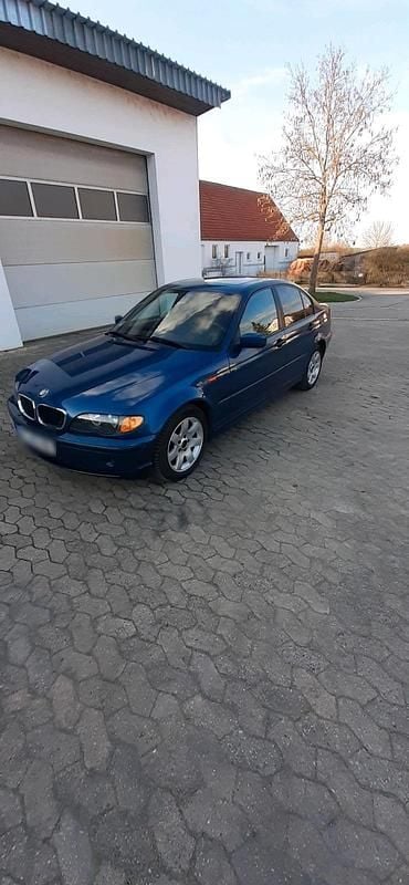 Gebraucht BMW 318 136 PS (100 kW) 2002 Blau Limousine