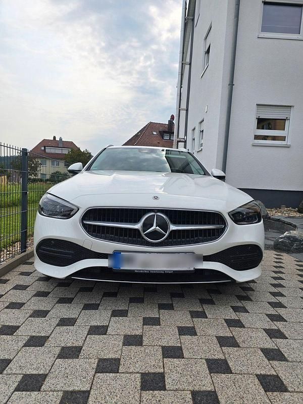 Weiß Gebraucht 2022 Mercedes C300 Kombi | 33.800 € (Superpreis) - Bild 1/4