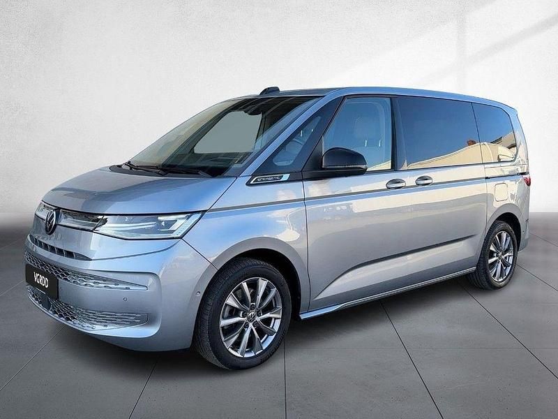 Gebraucht VW Multivan Life 150 PS (110 kW) 2021 Monosilber metallic Van