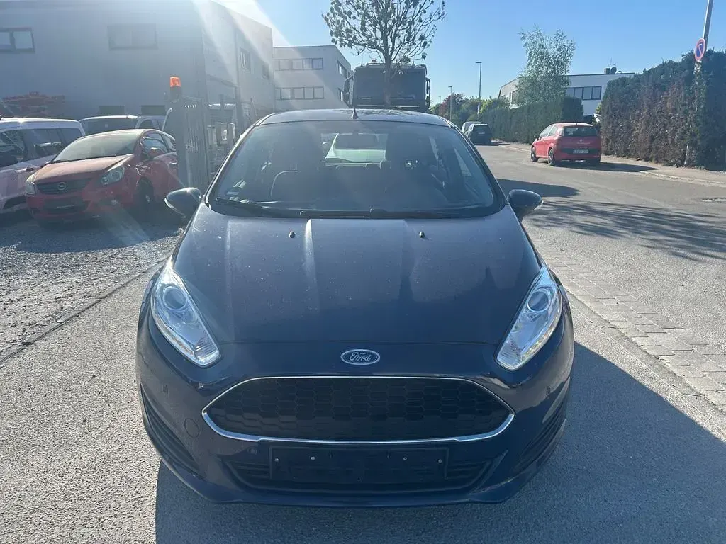 Gebraucht Ford Fiesta Trend 95 PS (69 kW) 2017 Blau Kleinwagen