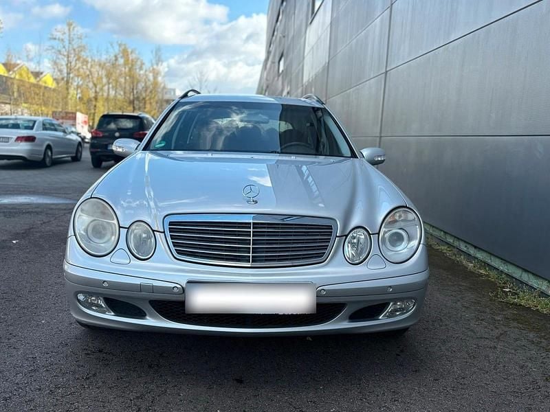 Gebraucht Mercedes E240 Elegance 177 PS (130 kW) 2003 Silber Kombi