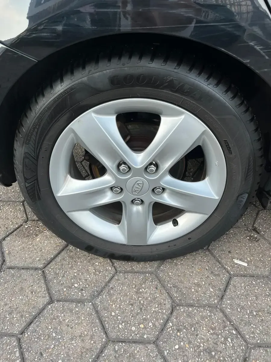 Gebraucht Kia Ceed 125 PS (91 kW) 2011 Schwarz Kleinwagen