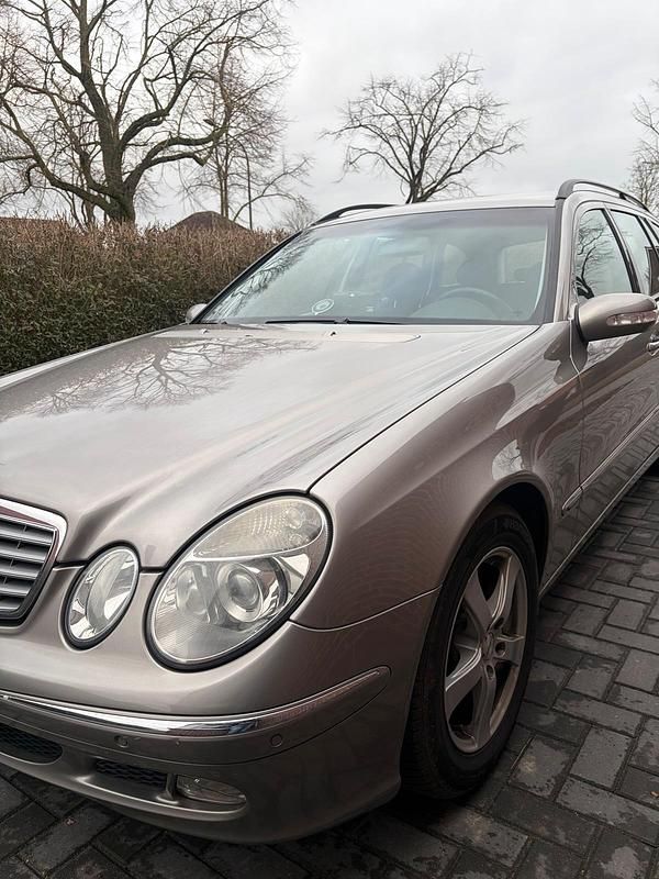 Gebraucht Mercedes E200 163 PS (119 kW) 2004 Silber Kombi
