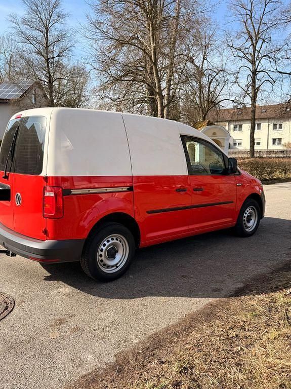Usata VW Caddy 75 CV (55 kW) 2018 Rosso Monovolume