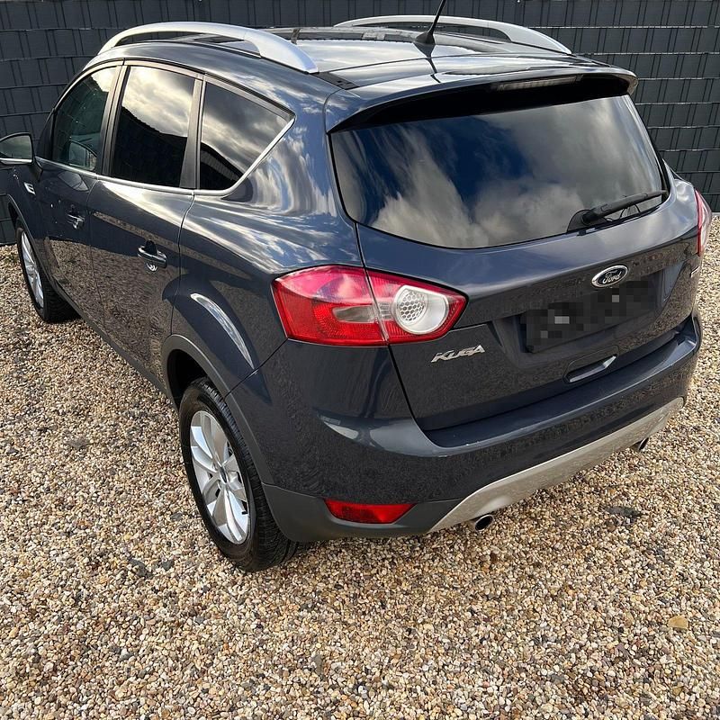 Gebraucht Ford Kuga Titanium 140 PS (102 kW) 2011 Grau SUV