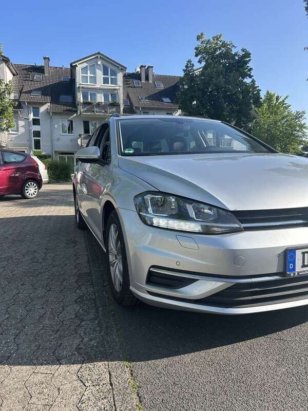 Gebraucht 2020 VW Golf VII Comfortline Kombi | 14.200 € (Guter Preis) - Bild 1/4