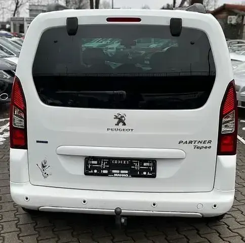 Gebraucht Peugeot TePee Active 99 PS (72 kW) 2016 Andere Limousine