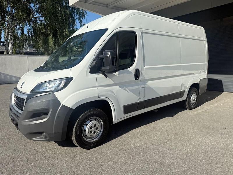Weiß Gebraucht 2015 Peugeot Boxer Comfort Van | 7.600 € (Fairer Preis) - Bild 1/4