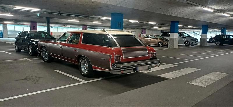 Gebraucht Chevrolet Caprice 150 PS (110 kW) 1975 Rot Limousine