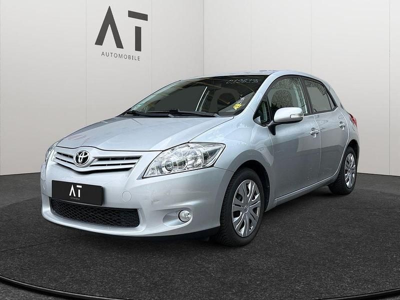 Silber Gebraucht 2010 Toyota Auris Life+ Limousine | 5.990 € (Fairer Preis) - Bild 1/4