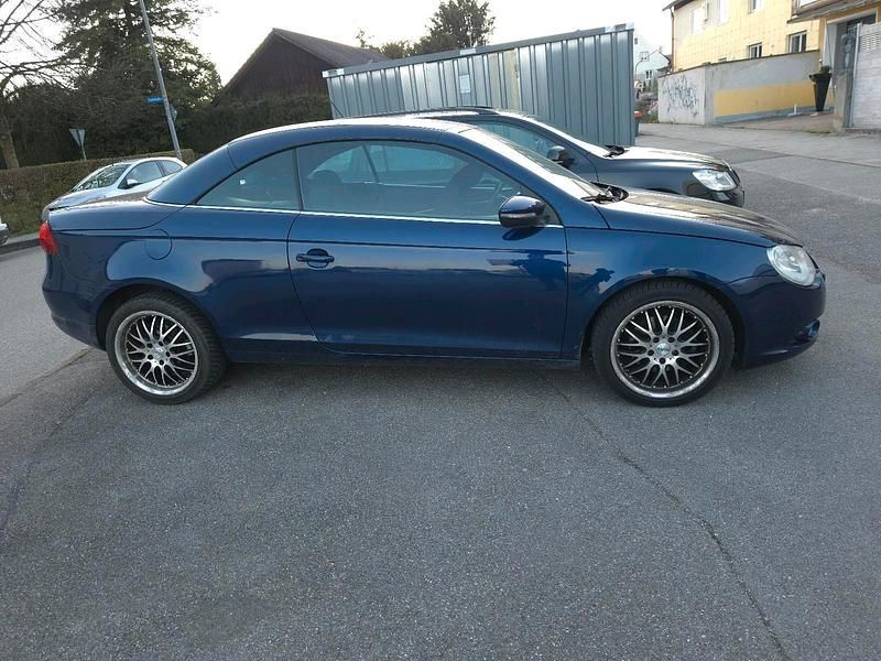 Second-hand VW Eos 120 CP (88 kW) 2008 Albastru Cabrio