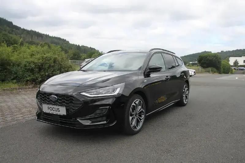 Gebraucht Ford Focus ST-Line 155 PS (114 kW) 2022 Obsidianschwarz metallic Kombi