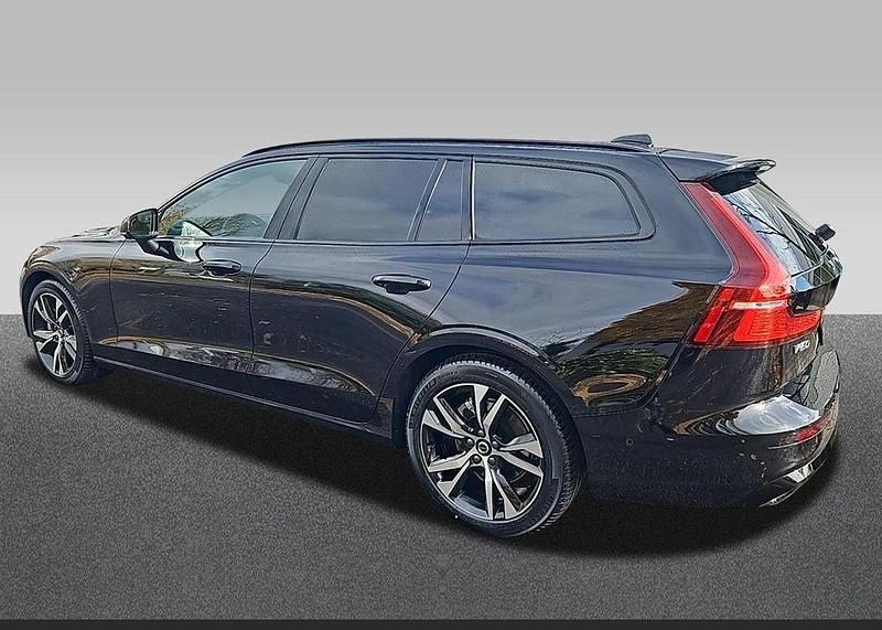Gebraucht Volvo V60 Plus 197 PS (144 kW) 2025 Schwarz Kombi