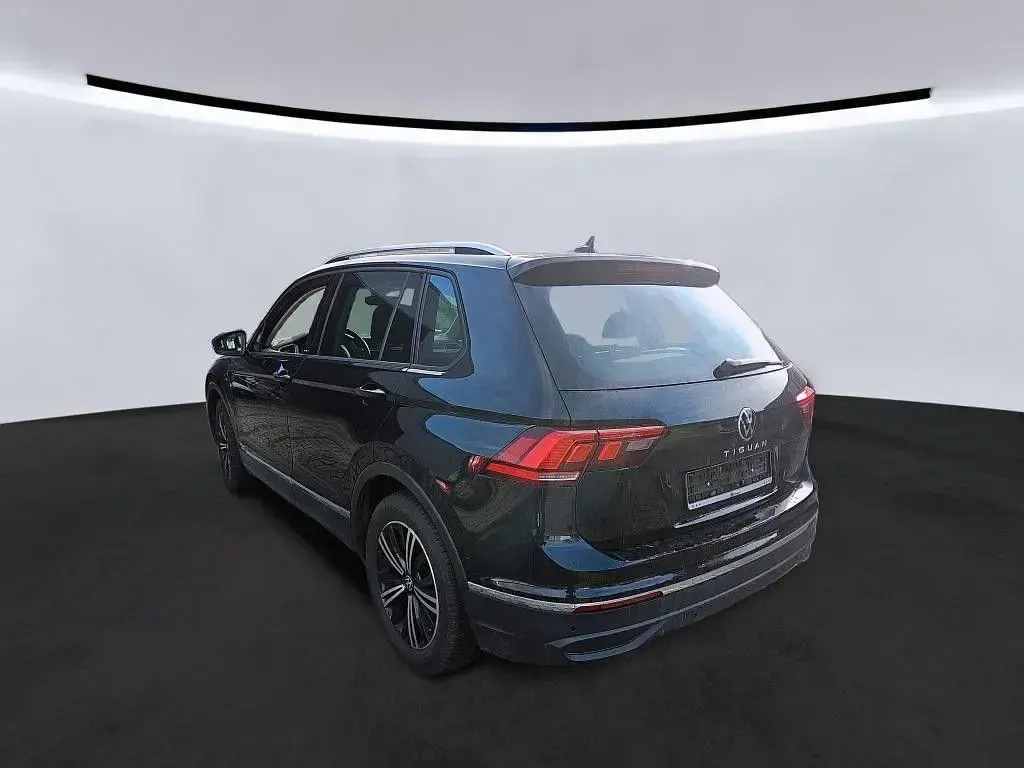 Gebraucht VW Tiguan Active 150 PS (110 kW) 2022 Schwarz SUV
