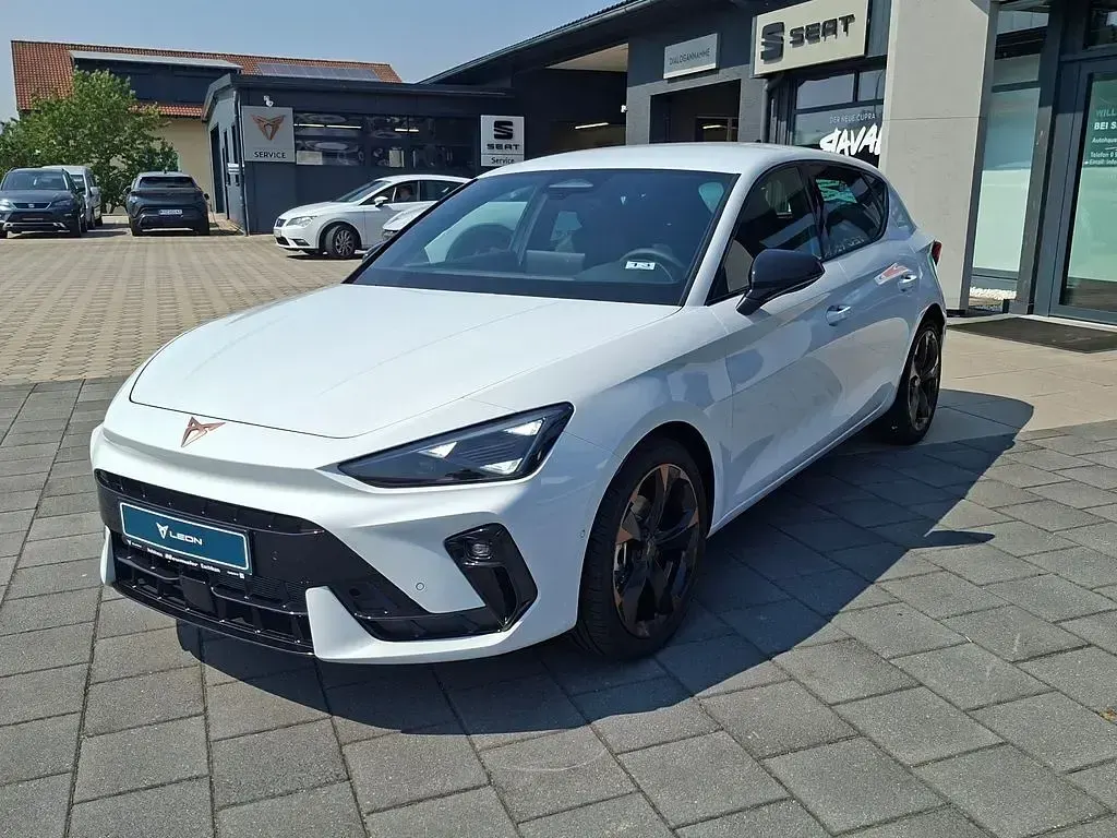 Neu Cupra Leon 150 PS (110 kW) 2026 Weiß Limousine