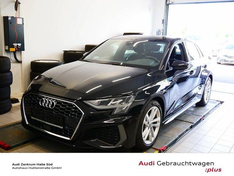 Mythosschwarz metallic Gebraucht 2020 Audi A3 Ambiente Limousine | 20.920 € (Fairer Preis) - Bild 1/4