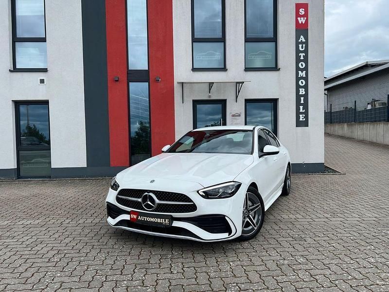Weiß Gebraucht 2024 Mercedes C200 AMG line Limousine | 44.900 € (Etwas zu teuer) - Bild 1/4