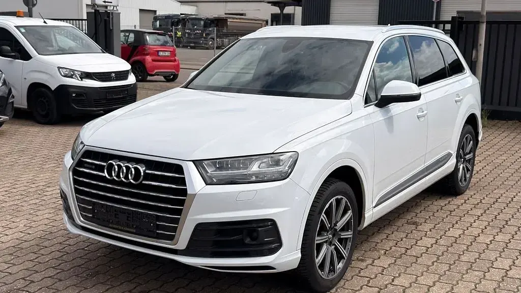 Używany Audi Q7 S-Line 272 KM (200 kW) 2016 Biały SUV