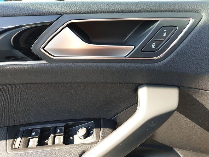 Neu VW Touran 150 PS (110 kW) 2026 Weiß Van / Kleinbus