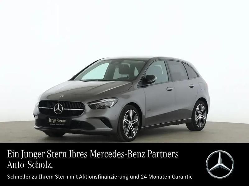 Grau Gebraucht 2023 Mercedes B200 Progressive Van / Kleinbus | 28.396 € (Fairer Preis) - Bild 1/4