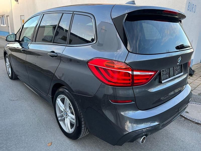Gebraucht BMW 220 Gran Tourer M Sport 190 PS (139 kW) 2022 Grau Van / Kleinbus