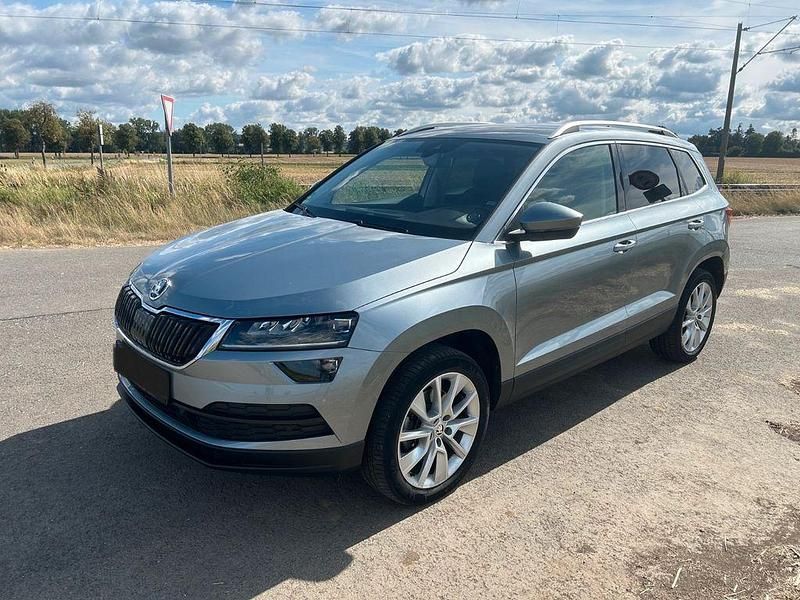 Grau Gebraucht 2018 Skoda Karoq Style SUV | 22.300 € (Fairer Preis) - Bild 1/4