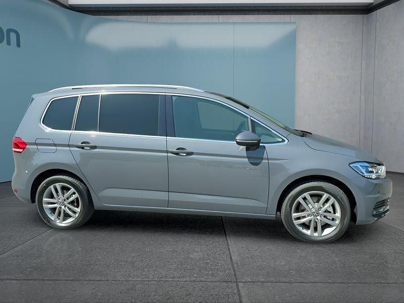 Neu VW Touran 150 PS (110 kW) 2025 Grau Van / Kleinbus