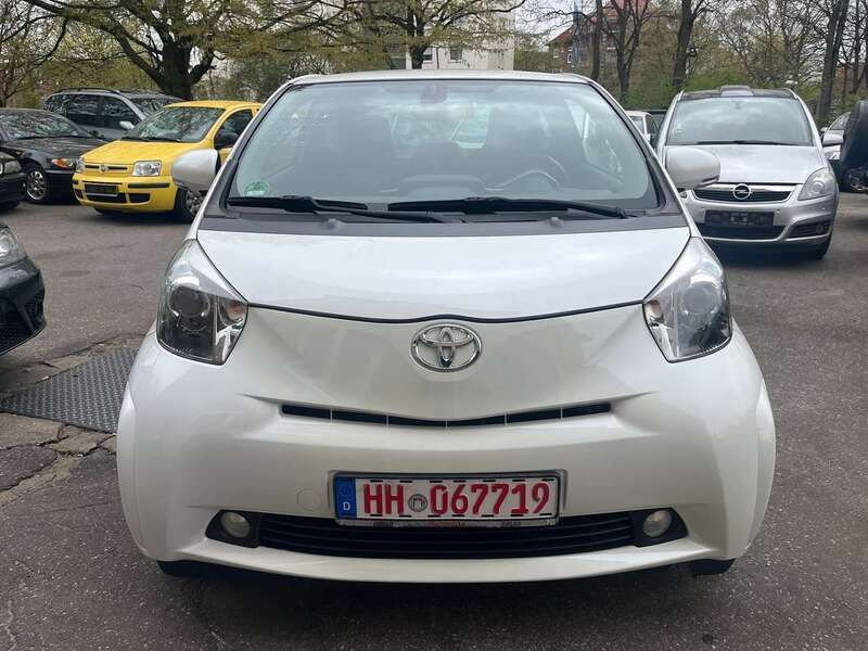Novaweiß perleffekt Gebraucht 2009 Toyota iQ Kleinwagen | 6.350 € (Superpreis) - Bild 1/4
