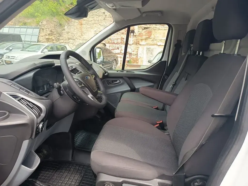 Używany Ford Transit Custom 131 KM (96 kW) 2017 Biały Minivan