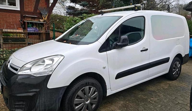 Weiß Gebraucht 2017 Citroën Berlingo Van / Kleinbus | 5.750 € (Fairer Preis) - Bild 1/4