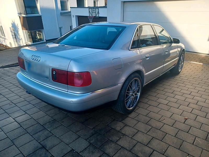 Second-hand Audi A8 225 CP (165 kW) 2001 Argintiu Berlinǎ