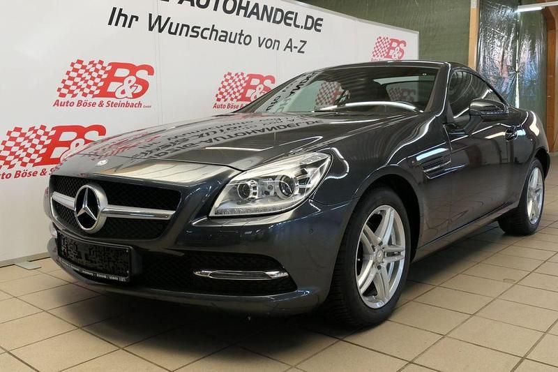 Grau Gebraucht 2013 Mercedes SLK200 Cabrio | 18.974 € (Fairer Preis) - Bild 1/4