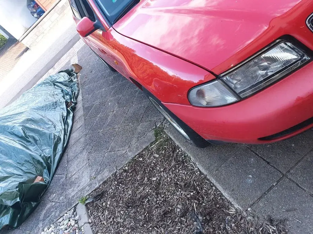 Gebraucht Audi A4 101 PS (74 kW) 1997 Rot Limousine
