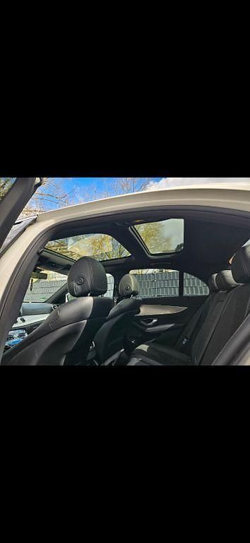 Gebraucht Mercedes E220 AMG 194 PS (142 kW) 2018 Weiß Limousine