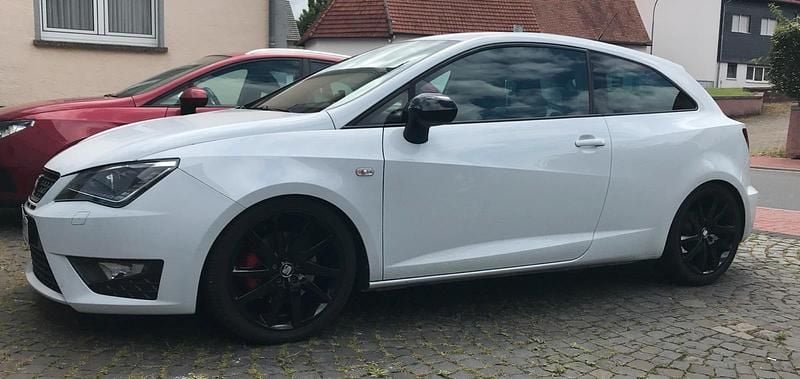 Weiß Gebraucht 2013 Cupra Ibiza Kleinwagen | 7.650 € - Bild 1/4