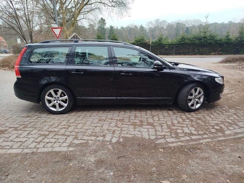 Gebraucht Volvo V70 Kinetic 181 PS (133 kW) 2016 Schwarz Kombi