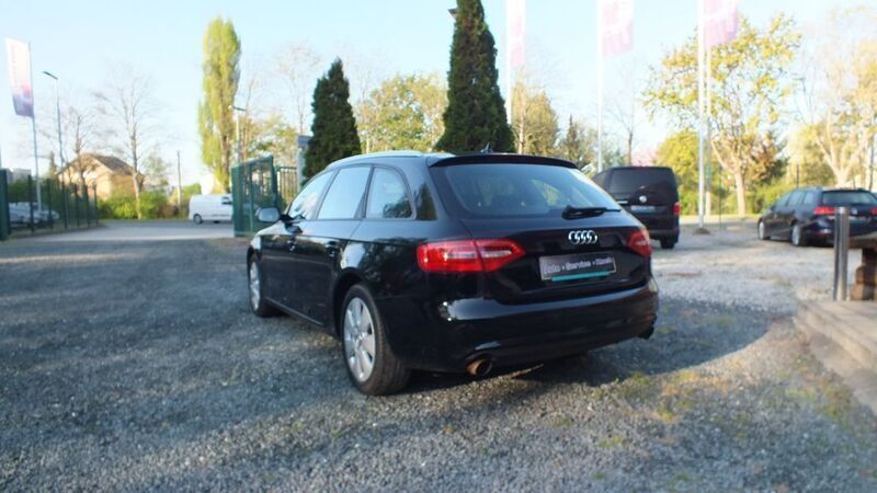 Gebraucht Audi A4 Attraction 215 PS (158 kW) 2012 Schwarz Kombi