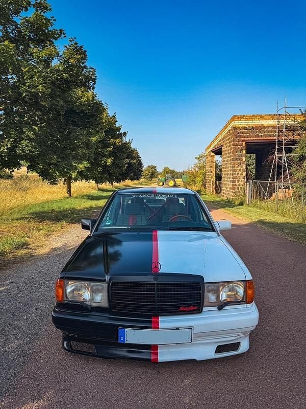 Gebraucht Mercedes 190 122 PS (89 kW) 1993 Andere farben Limousine