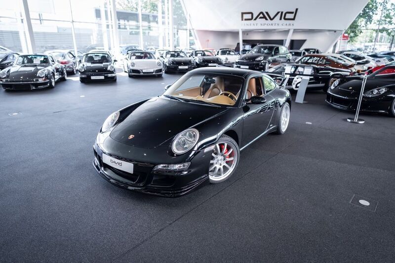 Basaltschwarzmetallic Gebraucht 2004 Porsche 911 Carrera 4S Sport Coupé | 54.997 € (Fairer Preis) - Bild 1/4