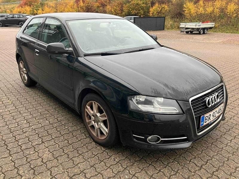 Schwarz Gebraucht 2011 Audi A3 Attraction | 2.800 € (Guter Preis) - Bild 1/4