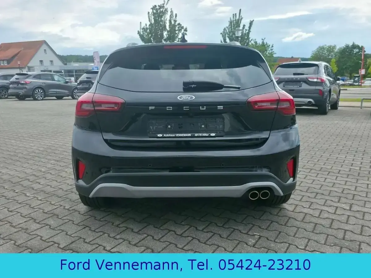 Gebraucht Ford Focus Active X 155 PS (114 kW) 2024 Schwarz SUV