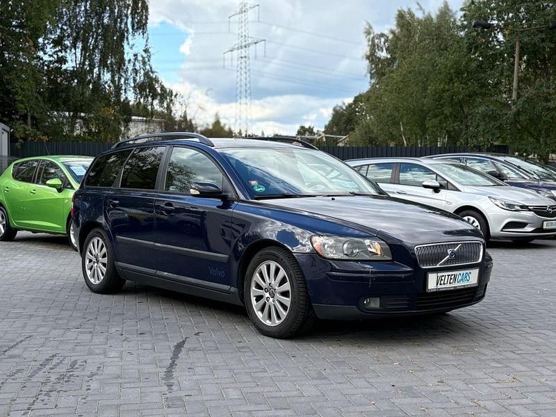 Blau Gebraucht 2005 Volvo V50 Kombi | 2.399 € (Fairer Preis) - Bild 1/4