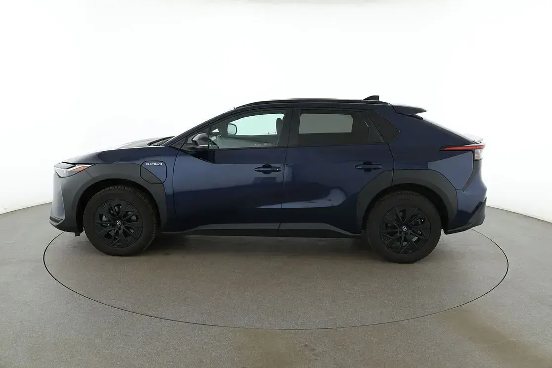 Usata Toyota bZ4X 150 kW (204 CV) 2023 Blu SUV