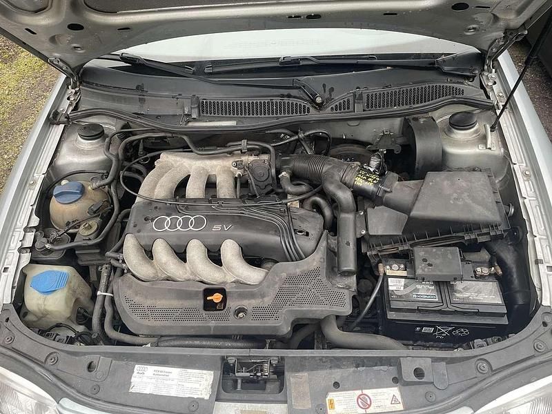 Silber Gebraucht 1998 Audi A3 Ambiente Limousine | 1.150 € (Fairer Preis) - Bild 1/4