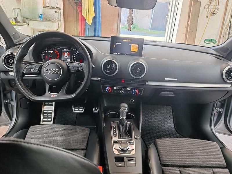 Gebraucht Audi A3 Ambiente 150 PS (110 kW) 2019 Silber Limousine