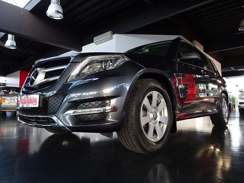 Grau Gebraucht 2014 Mercedes GLK250 SUV | 23.900 € (Teuer) - Bild 1/4