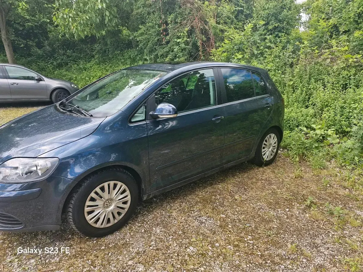 Gebraucht VW Golf 105 PS (77 kW) 2006 Braun Van / Kleinbus