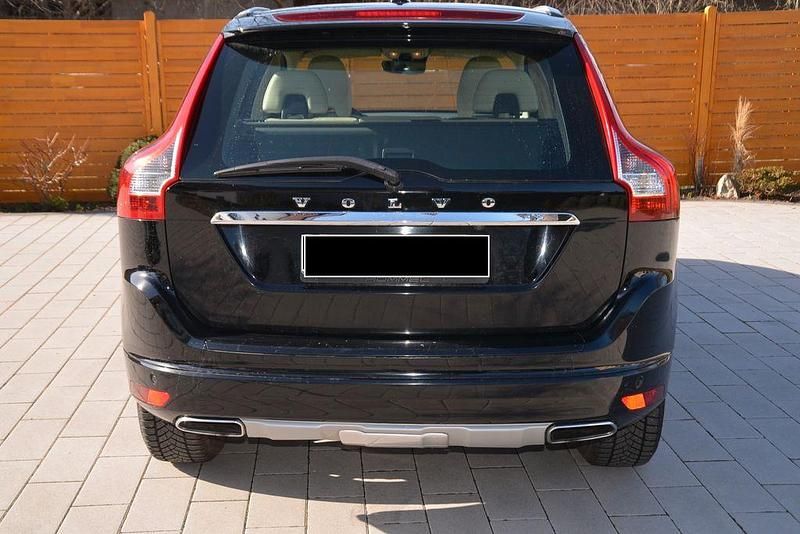 Gebraucht Volvo XC60 Momentum 190 PS (139 kW) 2017 Schwarz SUV