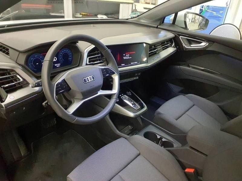 Gebraucht Audi Q4 e-tron Ambiente 210 kW (286 PS) 2025 Gletscherweiß metallic SUV