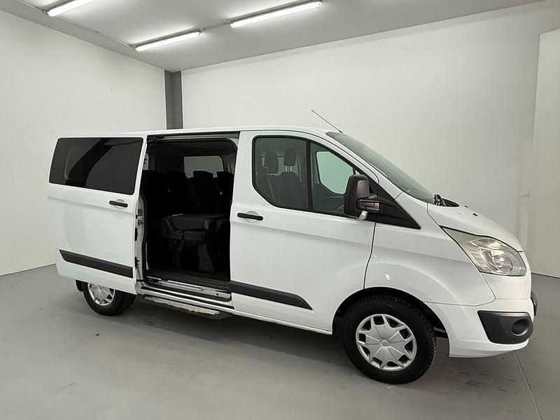Weiß Gebraucht 2018 Ford Transit Custom Kombi | 12.250 € (Etwas zu teuer) - Bild 1/4